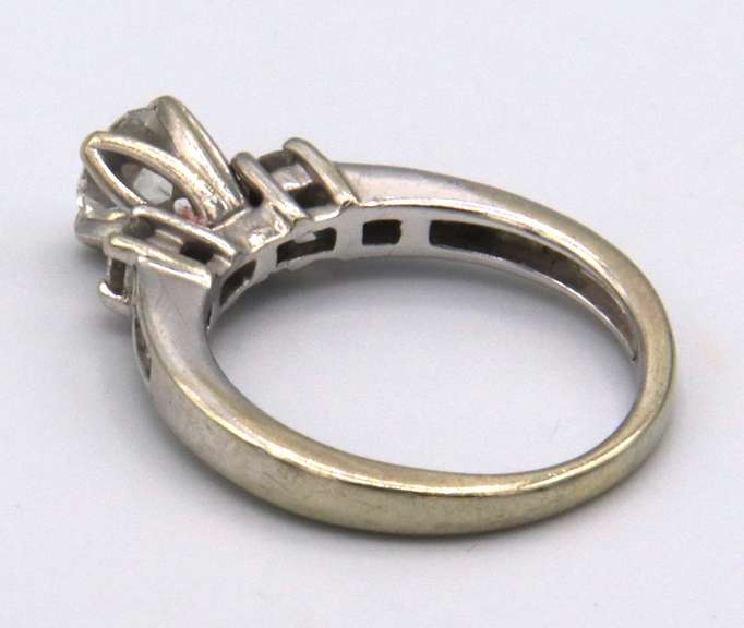Ladies 14kt White Gold Diamond Engagement Ring | 0.85ct