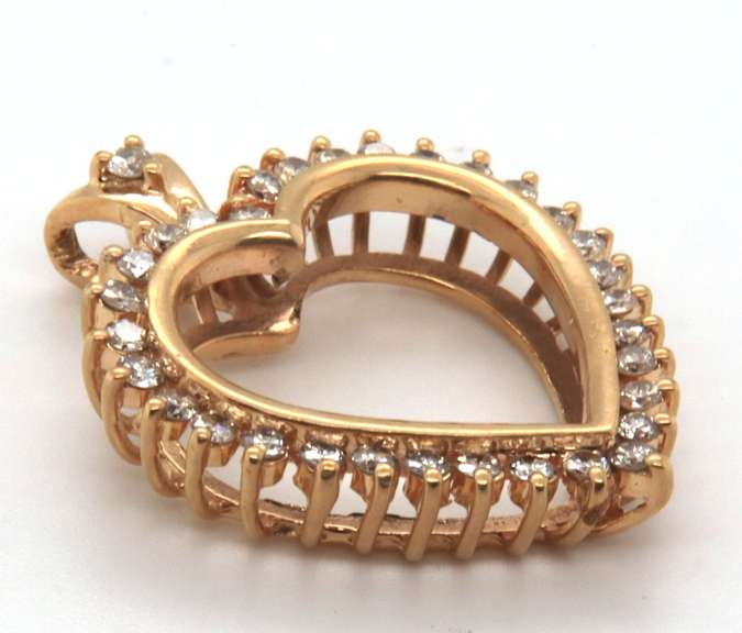 14 KT YELLOW GOLD AND DIAMOND HEART PENDANT