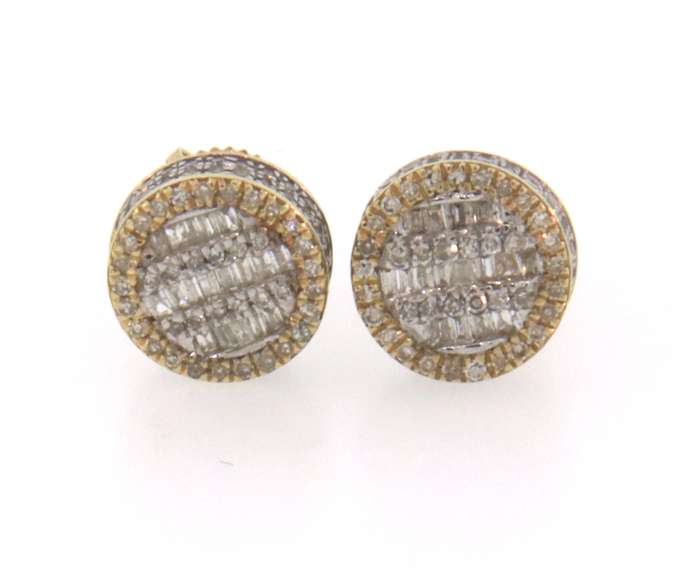 Beautiful 14kt Yellow Gold Diamond Stud Earrings