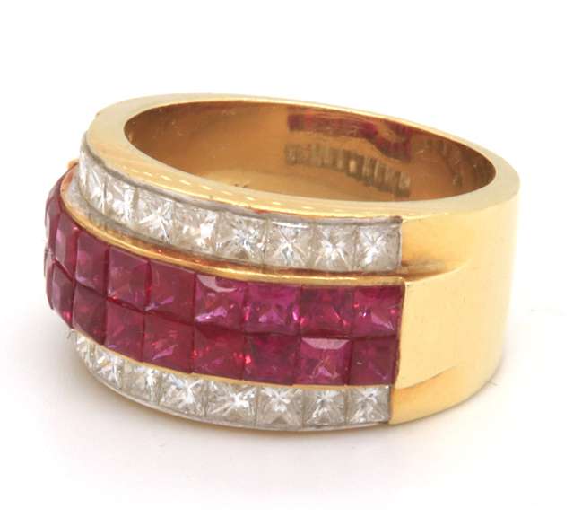 Stylish 18kt Ruby and Diamond Band