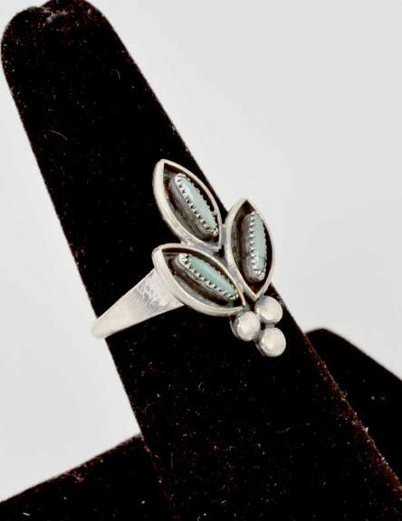Sterling Silver Turquoise Ring.