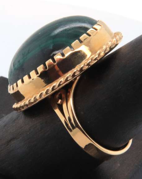 LADIES 14 KT YELLOW GOLD MALACHITE RING