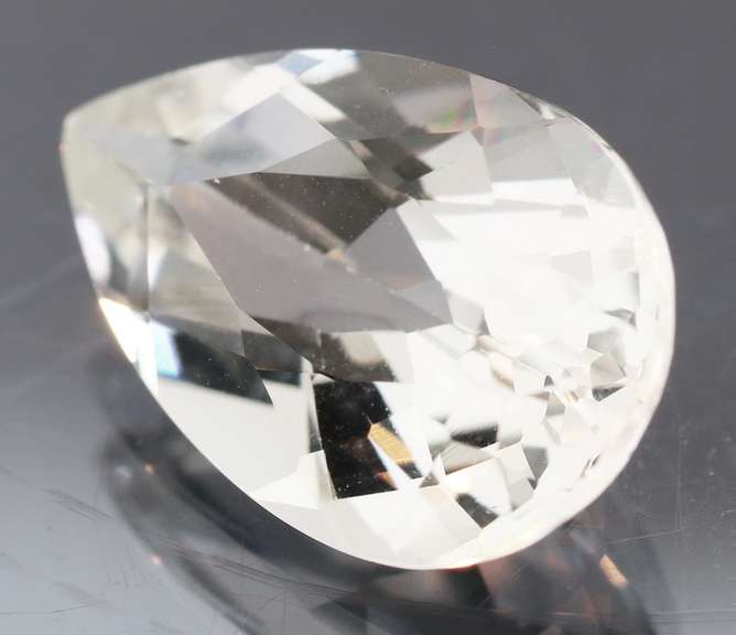 Gorgeous 9.05ct diamond white Topaz