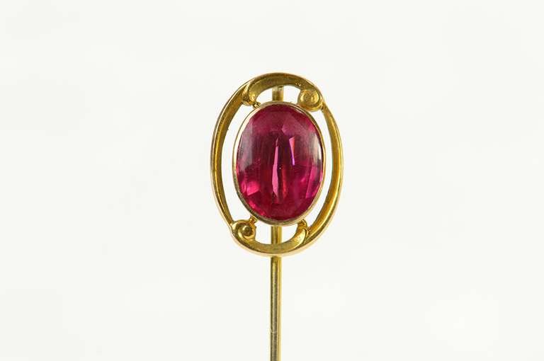 10K Yellow Gold Oval Syn. Ruby Victorian Ornate Stick Pin