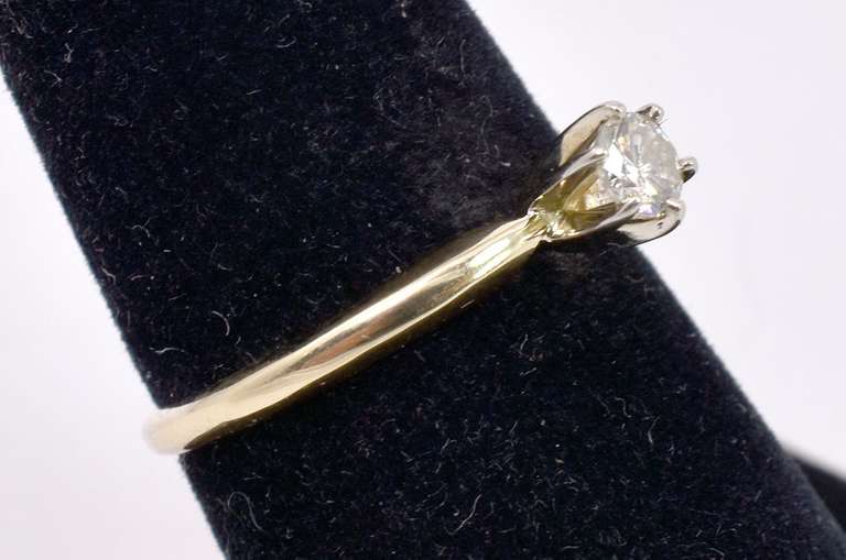 Beautiful Diamond Set in Ladies 14K Yellow Gold Engagement Ring