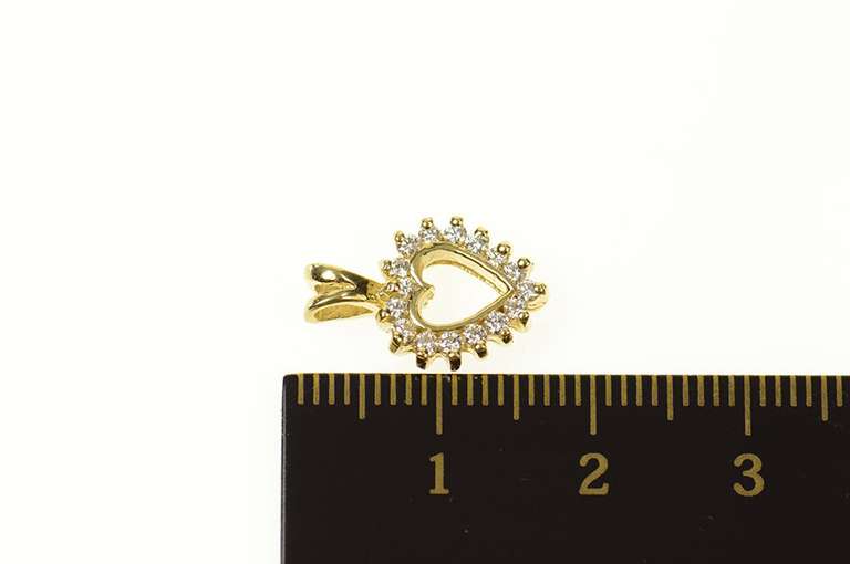 14K Yellow Gold 0.25 Ctw Diamond Classic Heart Love Symbol Pendant
