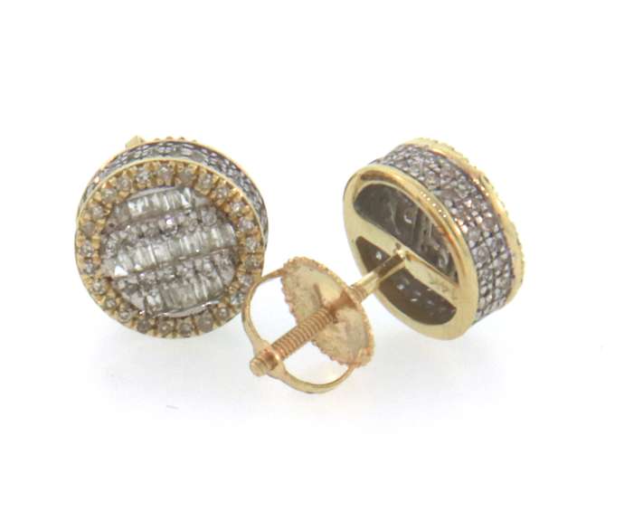 Beautiful 14kt Yellow Gold Diamond Stud Earrings