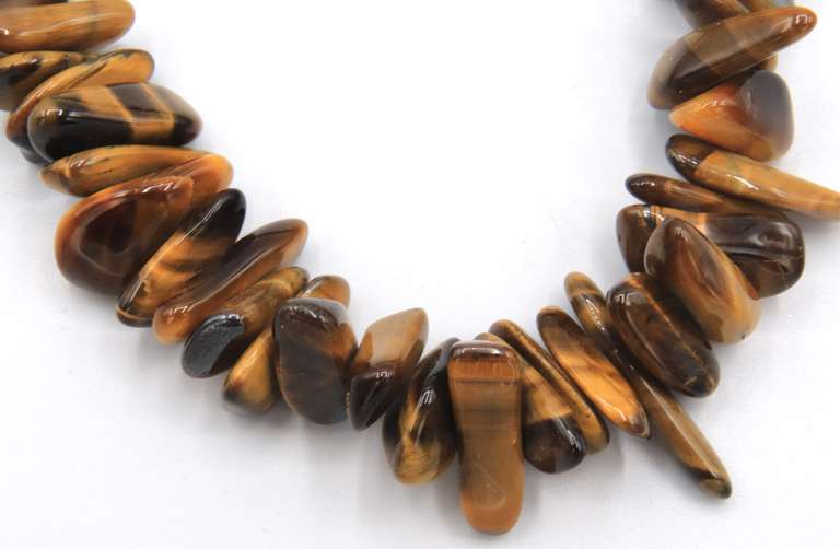 LADIES 14 KT GOLD TIGER EYE NECKLACE.