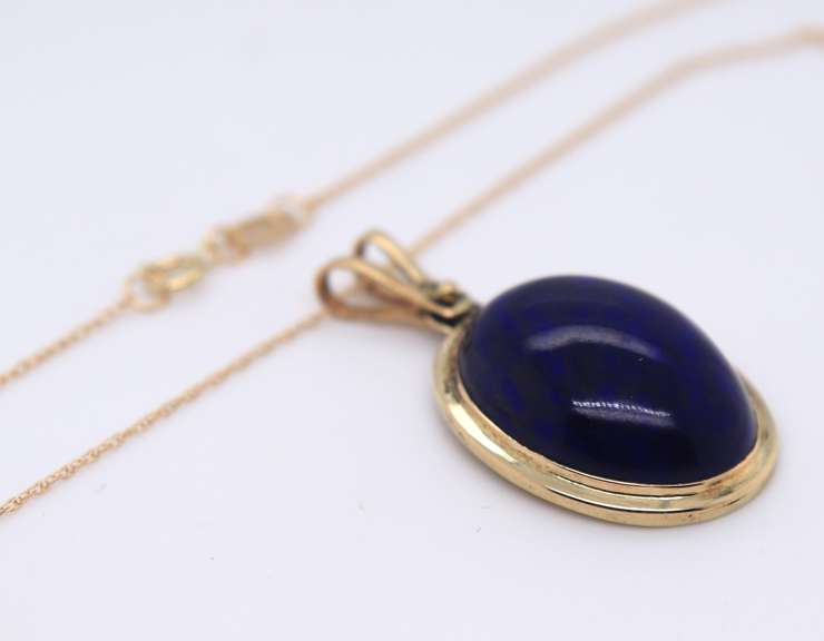 Fabulous Yellow Gold Lapis Pendant on Chain