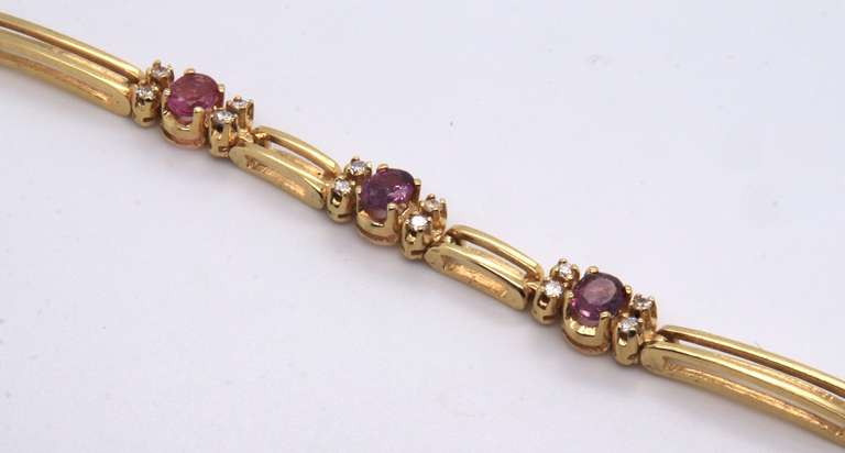 Fancy Ladies 18kt Gold Double Row Design Bracelet