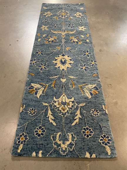 FABULOUS ALLOVER DESIGN 8' RUNNER