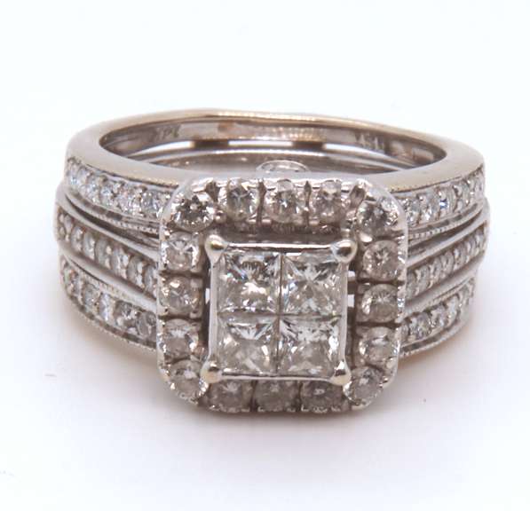 LADIES 14 KT WHITE GOLD DIAMOND RING