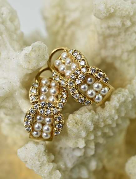 Fabulous 18K Pearl and Diamond Earrings