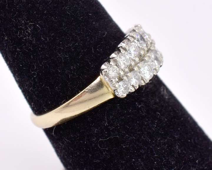 Delightful Ladies Diamond Ring in 14K Yellow Gold