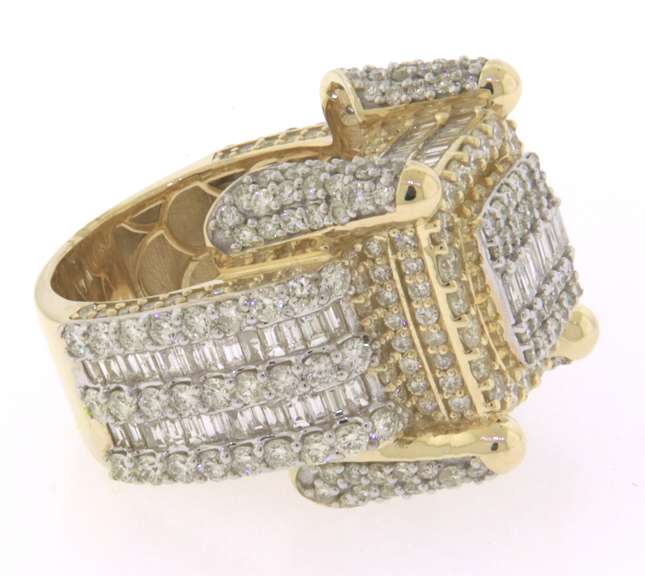 Impressive +7ctw Diamond Men's Ring in 10kt