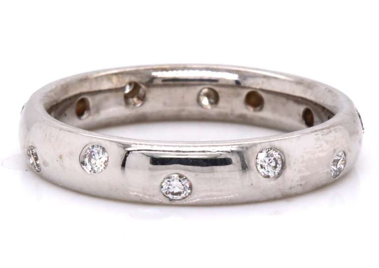Dazzling White Gold Etoile Style Diamond Band