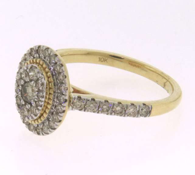 Elegant 10kt Diamond Bridal Set