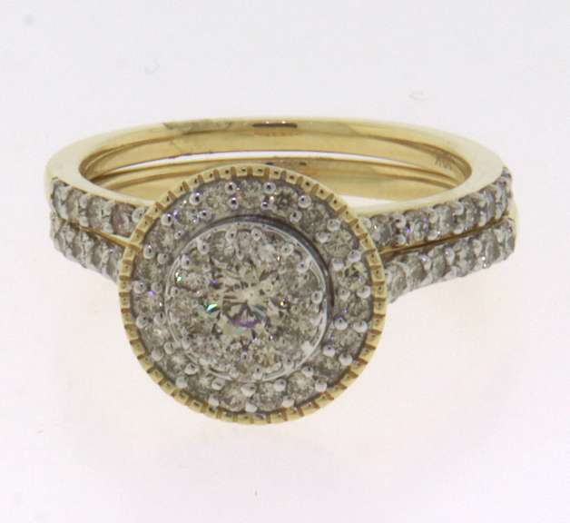Lovely 10kt Diamond Bridal Set