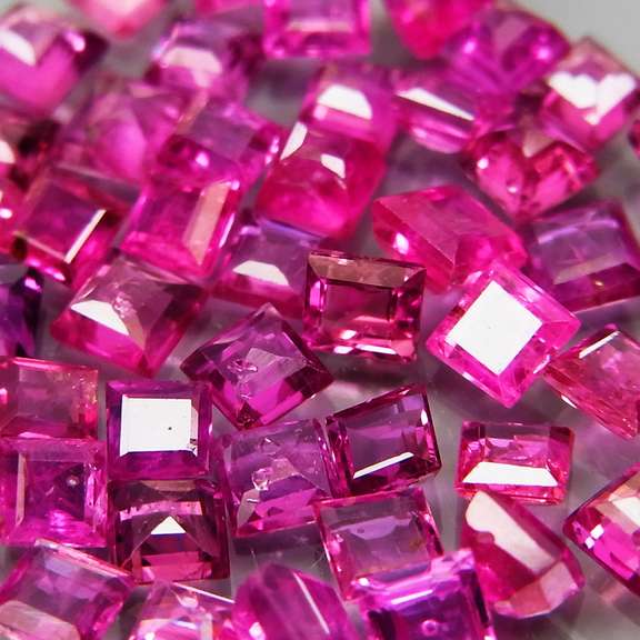 Princess cut! Heated only! 6.45ct Ruby set!
