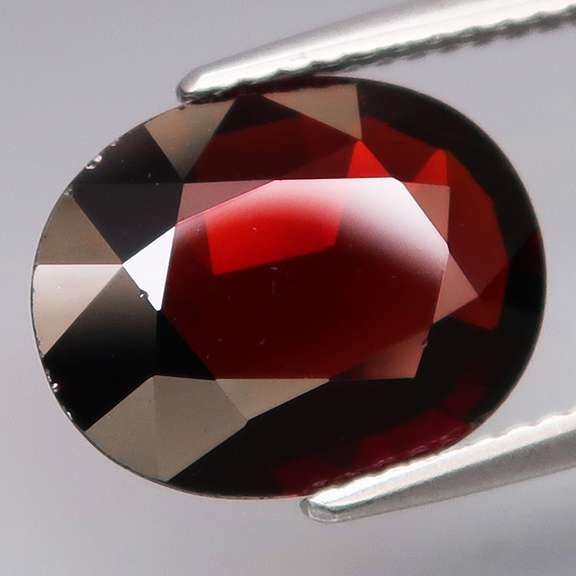 Gorgeous 4.87ct burgandy red Spessartite Garnet