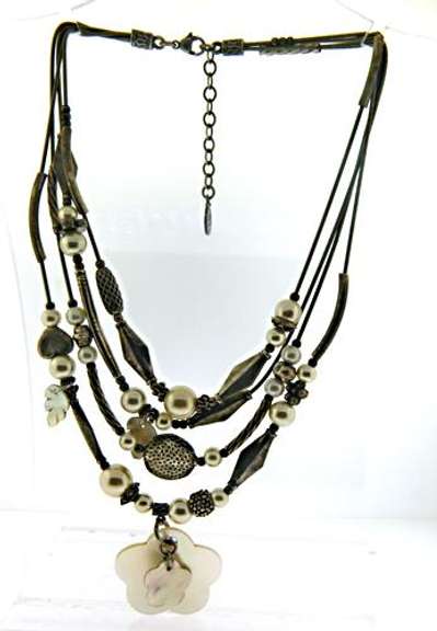 Stylish Gas Bijoux Silver Tone Layered Pearl Necklace