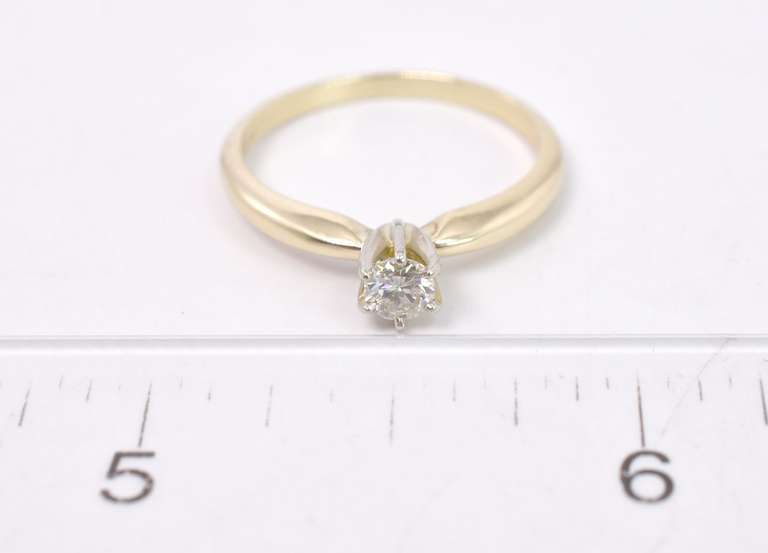 Beautiful Diamond Set in Ladies 14K Yellow Gold Engagement Ring