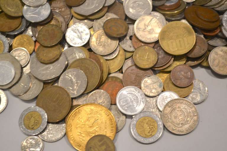 8 Pounds World Coins