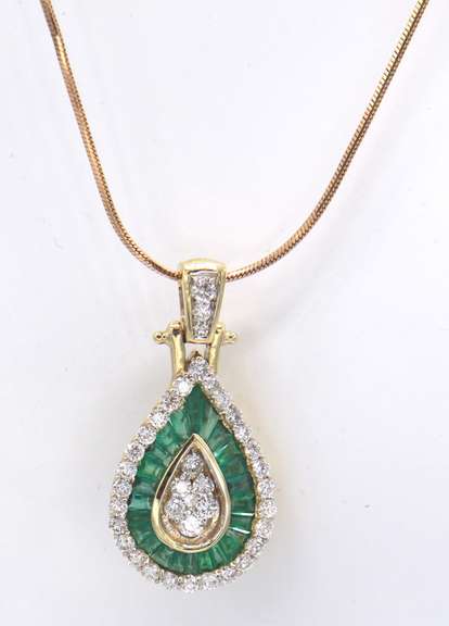 14KT YELLOW GOLD SNAKE CHAIN WITH EMERALD AND DIAMOND P