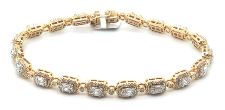 Precious Yellow Gold Diamond Bracelet