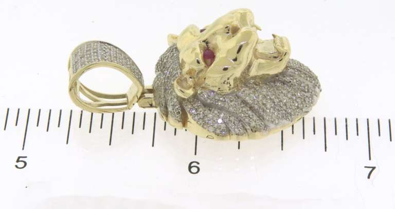Flashy 10kt Diamond Lion Pendant