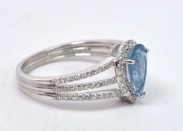 Stunning Aquamarine and Diamond Ring in 18K White Gold Lady's Ring.