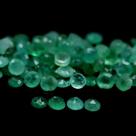 Rich emerald green 7.25ct 111pc emerald set