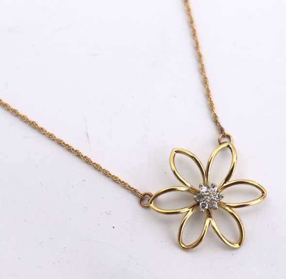 Fantastic Diamond Cluster Flower Pendant on Chain