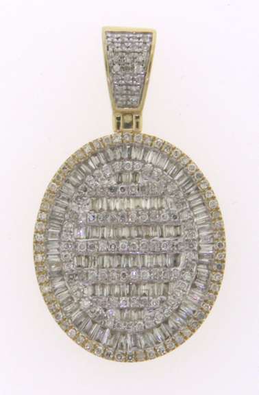 Attractive 10kt Diamond Pendant