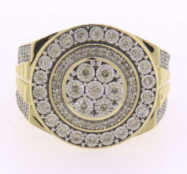 Fashionable 10kt Men's Diamond Ring