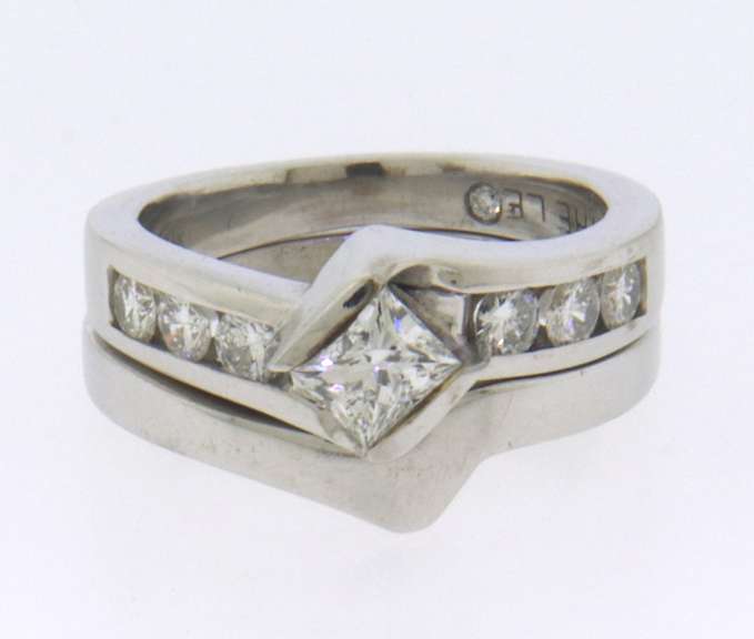 Designer Leo Diamond Ring Set