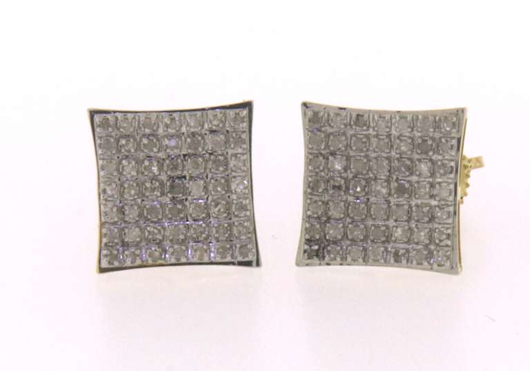 Glittering 10kt Diamond Earrings