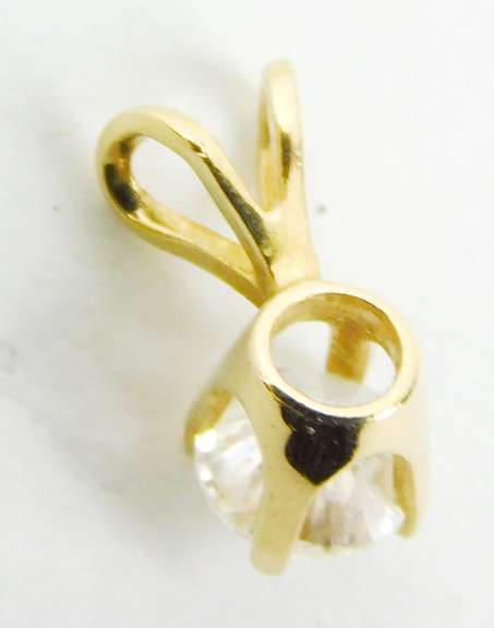 High Quality 14K Diamond Solitaire Pendant