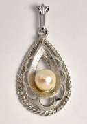 Pretty WG Pearl Pendant