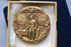 20 Assorted Mainly Patriotic US Medals