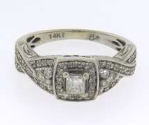 LADIES 14KT WHITE GOLD DIAMOND RING