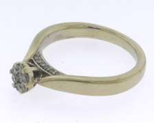 Dazzling 14kt Diamond Ring