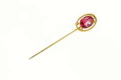 10K Yellow Gold Oval Syn. Ruby Victorian Ornate Stick Pin