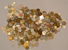 8 Pounds World Coins