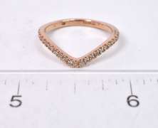 Spectalcular Ladies "V" Shaped Band Style Ring in 14K Rose Gold with Diamonds