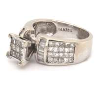 LADIES 14 KT WHITE GOLD DIAMOND RING