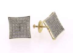 Glittering 10kt Diamond Earrings