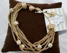 Splendid Iris Fashion Jewelry Bracelet