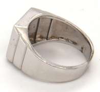 MEN'S 14 KT WHITE GOLD DIAMOND RING.