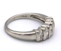 LADIES PLATINUM DIAMOND BAND